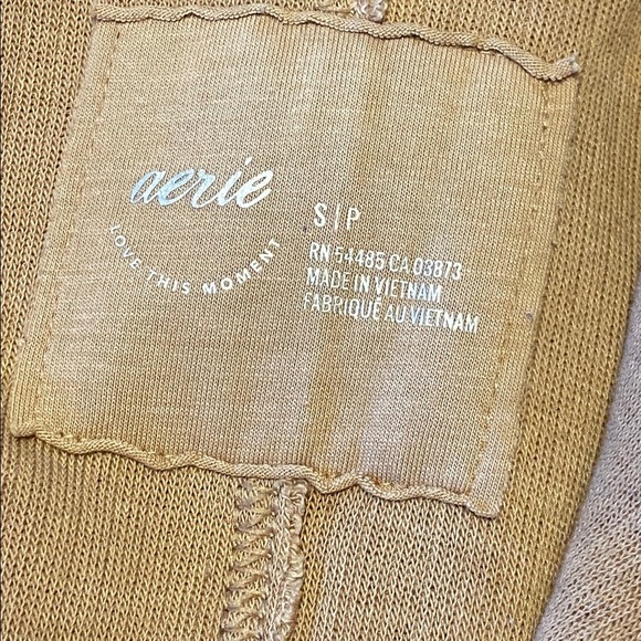 Aerie Big Hug V-Neck Waffle Sweatshirt in a brown/camel/tan  Oversized Small - Picture 7 of 11